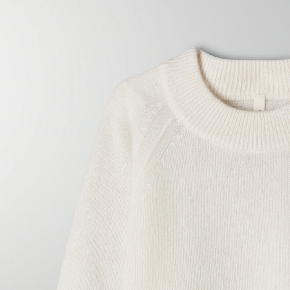 Aritzia Luxe Cashmere Classic Crew by Babaton